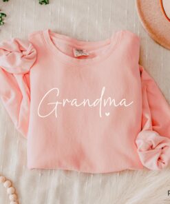 funny grandma sweatshirt for mothers day gift cute nana shirt personalized grandma sweater baby announcement l0y4u