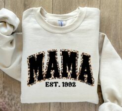 funny mama est sweatshirt in trendy pink with leopard print custom mothers day gift for moms and unique mom life apparel lqqwn