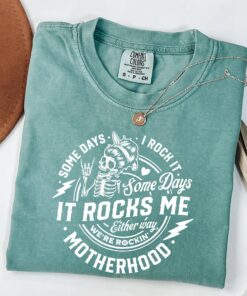 funny mom life shirt some days i rock it some days it rocks me vintage skull tee best mom ever gift for mothers day uvwir