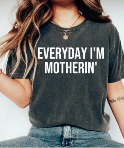 funny mom shirt with sayings for baby shower gifts cute mom t shirt best mom ever gift unique funny mom apparel ryaeh