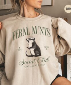 funny opossum sweatshirt for aunts vintage cool aunt club pregnancy reveal shirt unique gift for aunt dipwh