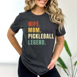 funny pickleball mom shirt for mothers day wife mom pickleball legend tee sports mom t shirt inz2a