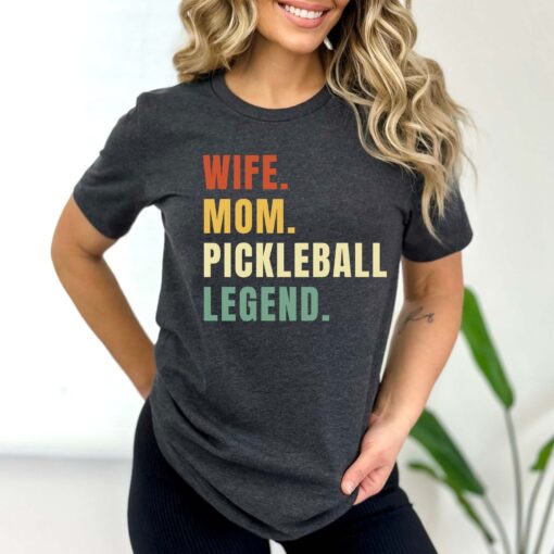 funny pickleball mom shirt for mothers day wife mom pickleball legend tee sports mom t shirt inz2a
