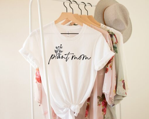 funny plant mom shirt cute plant mama tee for plant lovers perfect for mothers day gifts and celebrating plant parenthood 76ugf