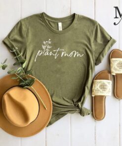 funny plant mom shirt cute plant mama tee for plant lovers perfect for mothers day gifts and celebrating plant parenthood vv7fk