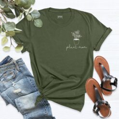 funny plant mom shirt cute plant mama tee for plant lovers unique graphic top gift for plant enthusiasts gjkbt