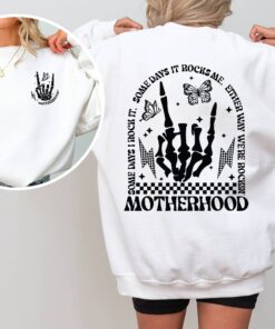 funny rocking motherhood sweatshirt for moms trendy skeleton design best mom ever shirt for mothers day g53wo