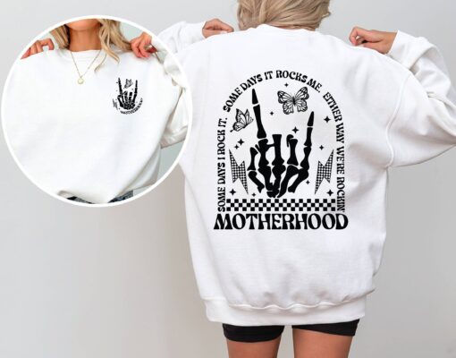 funny rocking motherhood sweatshirt for moms trendy skeleton design best mom ever shirt for mothers day g53wo