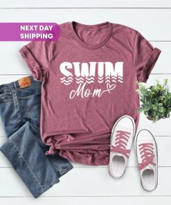 funny swim mom t shirt for women sports mom life shirt cute mama t shirts family shirts for swimmer moms uaffh