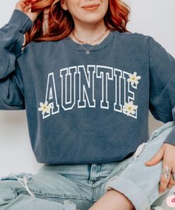 future aunt sweatshirt pregnancy announcement crewneck gift for new auntie comfortable pullover for expecting moms x1ypt