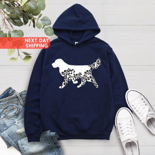 golden retriever mom sweatshirt for dog moms cute dog shirt for animal lovers perfect gift for christmas and mothers day cuzmw