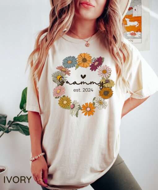 grammy established 2024 shirt cute grandma t shirt wildflowers design perfect for new grandma gifts and christmas 1an8o