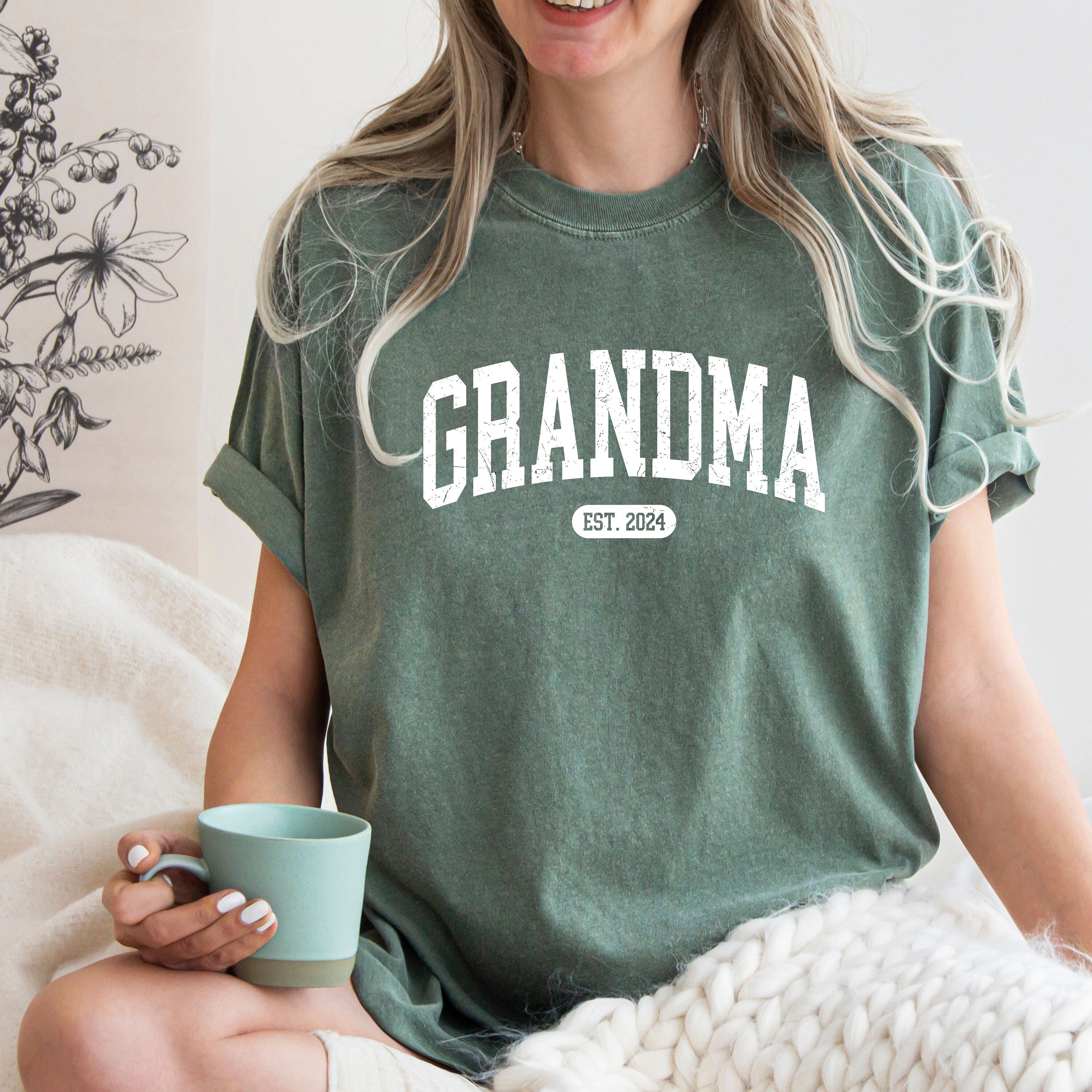 grandma est 2024 shirt retro t shirt for nana best grandma ever gift cute mom life shirt unique grandma apparel llza6