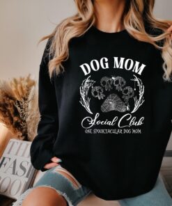 halloween dog mom shirt for dog lovers cute pet lover t shirt unique gift for dog mama and halloween enthusiasts q7lnt