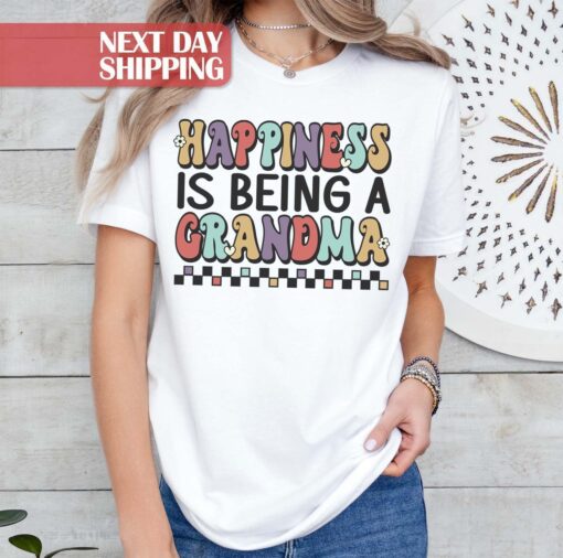 happiness is being a grandma shirt cute new grandma nana t shirt grandmother to be gift for grandmothers loiqp