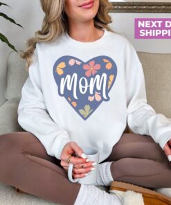 heart mama sweatshirt for mothers day cute mom life apparel best mom ever shirt personalized gifts for her qdpnp