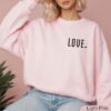 Heart Mom Sweatshirt Love Mom T-Shirt Sweet Mother Tee Loving Mama Shirt for Mothers Day Gifts