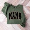 Leopard Print Mama Sweatshirt Retro Varsity Crewneck Cute Mom Shirt for New Moms Pregnancy Announcement Gift