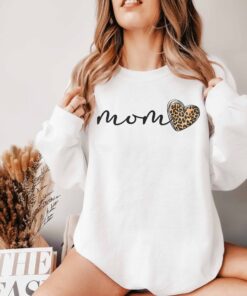 leopard print mom sweatshirt for mothers day cute mom life sweater with heart design best mom ever apparel fmb8f