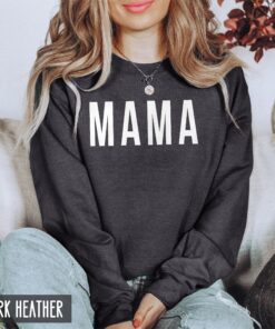 long sleeve mom shirt cute mama sweatshirt for mothers day best mom ever shirt funny mom life t shirt a8pa3