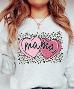 love mama leopard heart sweatshirt for mom life best mom ever sweatshirt mothers day gift cute mom shirt r44g8