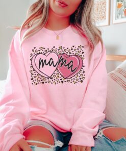 love mama leopard heart sweatshirt for mom life best mom ever sweatshirt mothers day gift cute mom shirt sm2xl