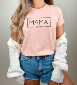mama est 2024 shirt pregnancy announcement tee new mom t shirt mother to be gift baby shower shirt for expecting moms muhzn