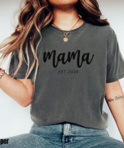 mama est 2025 t shirt custom mama tee for pregnancy announcement personalized mothers day shirt bfk2a