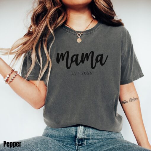 mama est 2025 t shirt custom mama tee for pregnancy announcement personalized mothers day shirt bfk2a