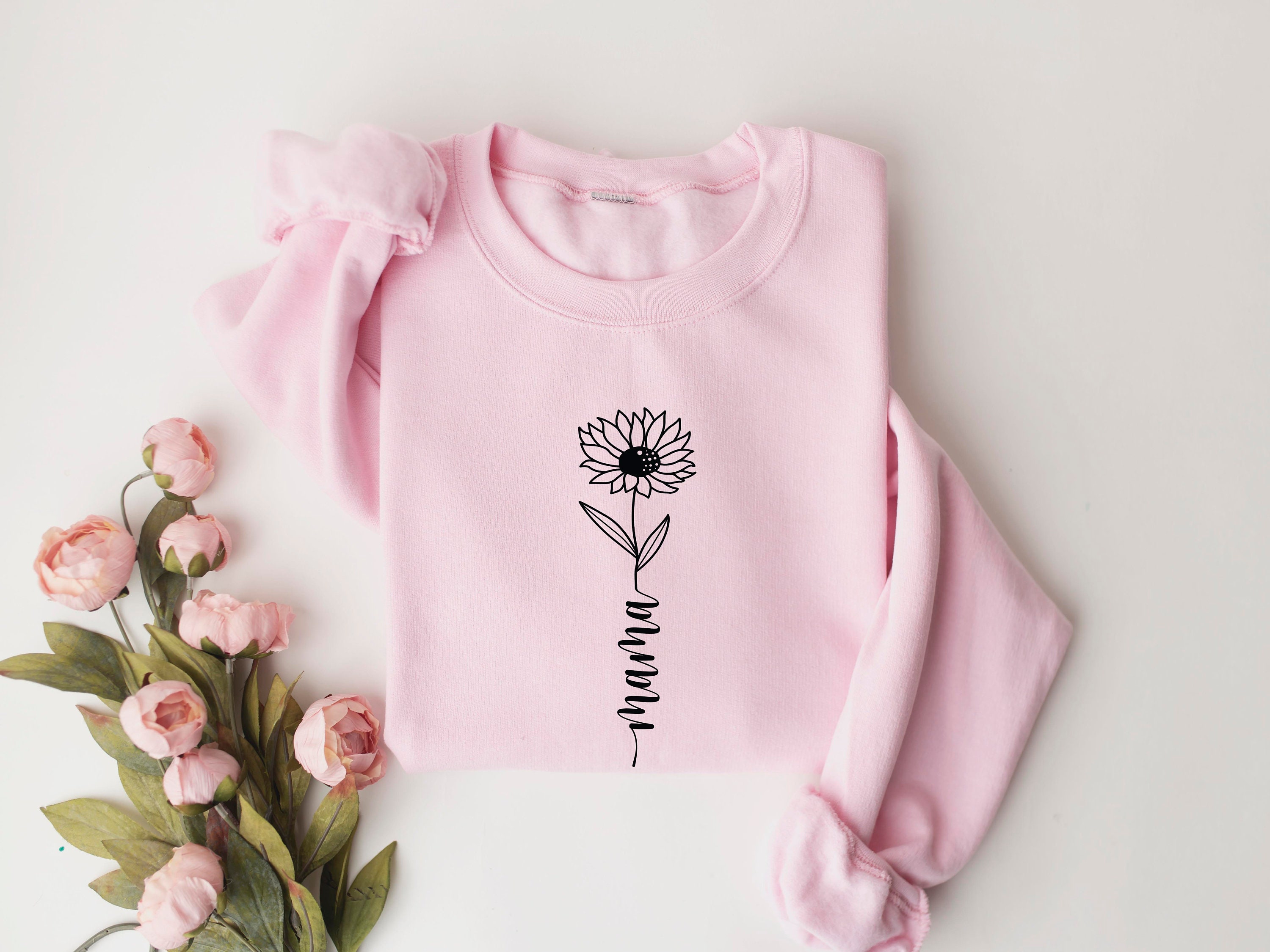 mama sweatshirt with wildflowers for new moms personalized mom est 2024 perfect for mothers day baby shower gifts xwxch scaled