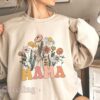 mama sweatshirt with wildflowers retro design best mom ever shirt for mothers day new mom gift est 2023 woctp