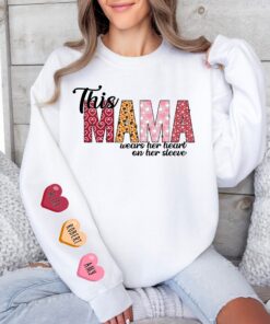 mama wears her heart on her sleeve sweatshirt custom mother shirt for mothers day funny mom life apparel chuoz