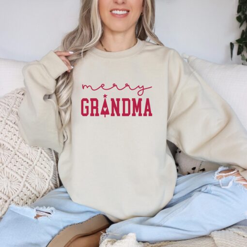 merry grandma christmas sweatshirt cute winter crewneck shirt for women holiday sweater perfect for family gatherings 8cch3 scaled