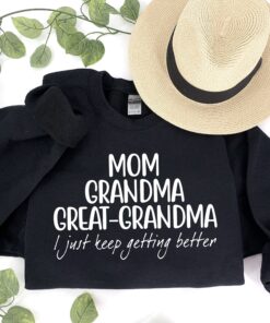 mom grandma great grandma sweatshirt cute mom life shirt pregnancy announcement gift for great grandmothers ybsyb