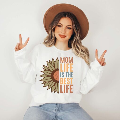 mom life is the best life sweatshirt cute mom shirt for mothers day best mom ever gift for new moms 0g1bk