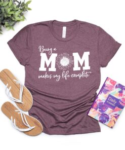 mom life makes my world complete shirt cute mom t shirt best mom ever gift for mothers day new mom gifts m5fmv