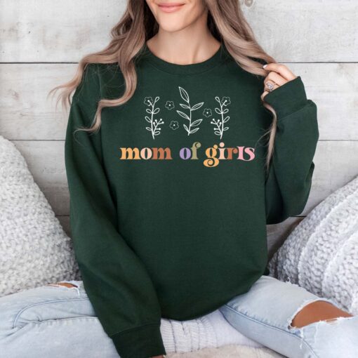 mom of girls sweatshirt best mom hoodie flower mom shirt mothers day gift for plant lover and mom to be ye2fq