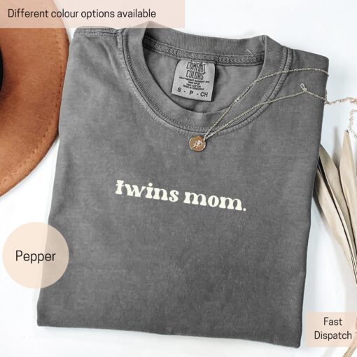 mom of twins shirt cute minimalist mom life shirt for twins mama perfect mothers day gift for twin moms o2zqr