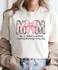 mom shirt with bible verses and wildflowers design gratitude counting blessings everyday vintage mom t shirt ket24