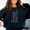 my chocolate lab head tilt funny dog mom sweatshirt for labrador retriever lovers cute mom life shirt l6tjc