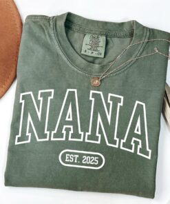 nana est year shirt for new grandma announcement retro gigi crewneck best grandma ever gift ofon5