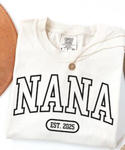 nana est year shirt for new grandma announcement retro gigi crewneck best grandma ever gift uzpnt