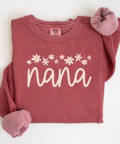 nana sweatshirt crewneck sweater for grandma personalized gift mothers day pregnancy reveal unique nana gifts 3nh9q