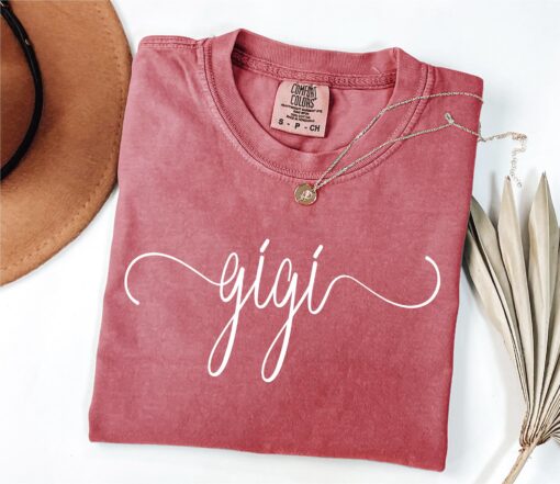 new grandma shirt cute nana gift for grandma announcement unique gigi shirt from daughter celebrating new grandma life tbu4u