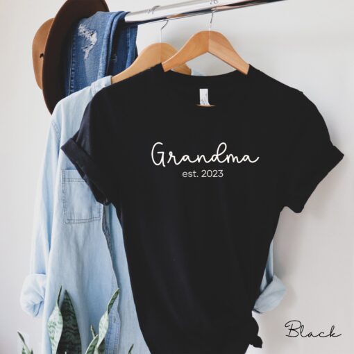 new grandma shirt established 2023 pregnancy reveal tee best grandma ever t shirt for mothers day gifts cvmmf