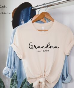 new grandma shirt established 2023 pregnancy reveal tee best grandma ever t shirt for mothers day gifts e9ets