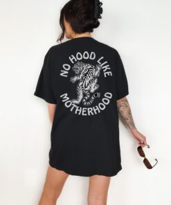 no hood like motherhood graphic tee shirt for moms retro grunge oversized t shirt cute mom life apparel t7z8b