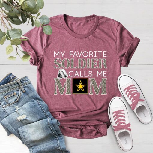 personalized army mom shirt my favorite soldier calls me mom shirt unique soldier mother t shirt for army family day k6bk1