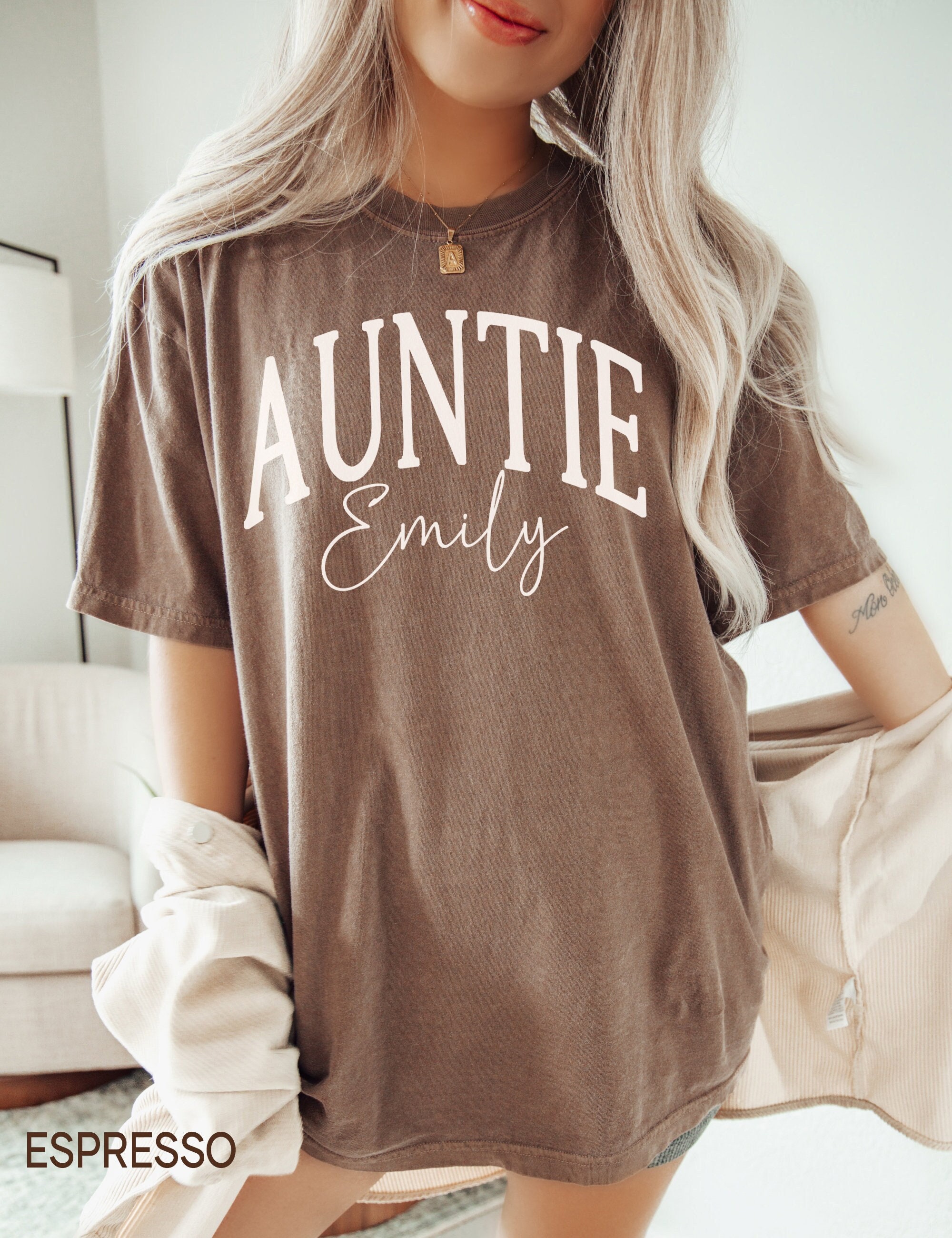 personalized aunt shirt custom pregnancy announcement reveal birthday gift for sister cute aunt t shirt comfort colors zwjqm scaled