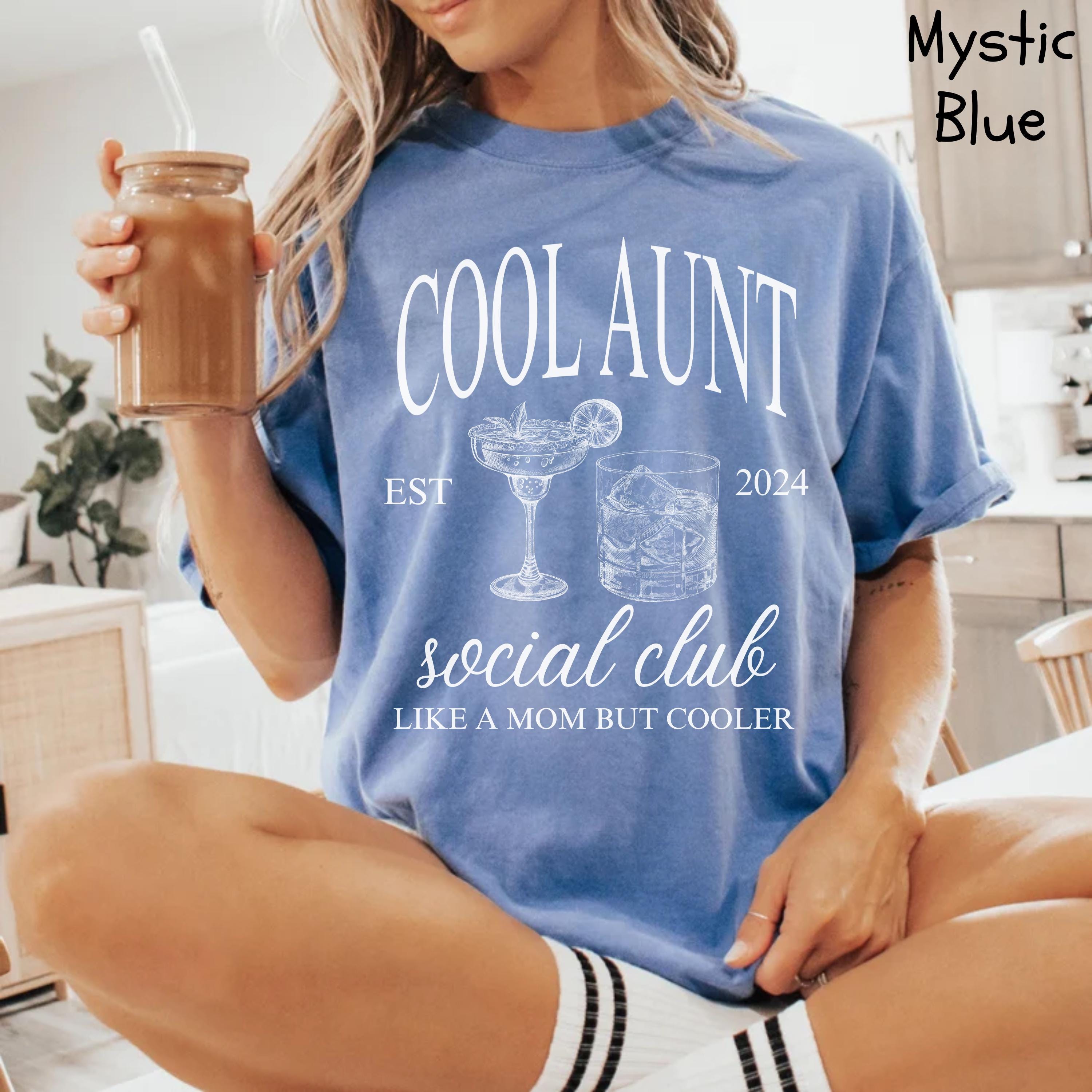 personalized aunt shirt for new aunts custom aunt est shirt pregnancy announcement gift cool aunt club t shirt wtxba scaled